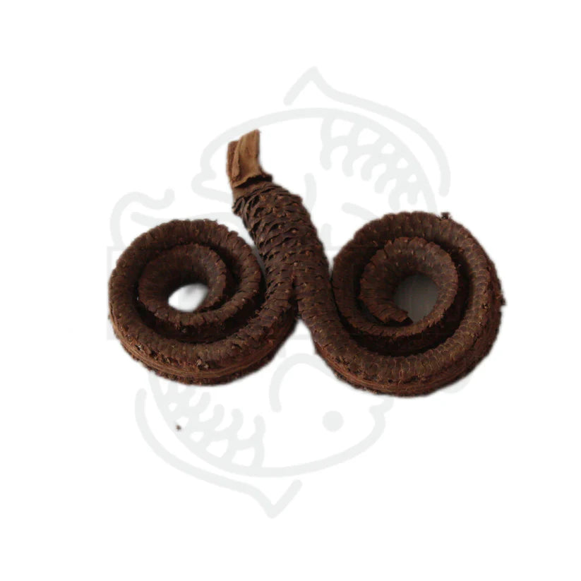 Ideale Versteckmöglichkeit und natürlicher Wasseraufbereiter für Aquarien. Reich an Tanninen und Huminsäuren für gesundes Wasser und stressfreies Umfeld für Fische.